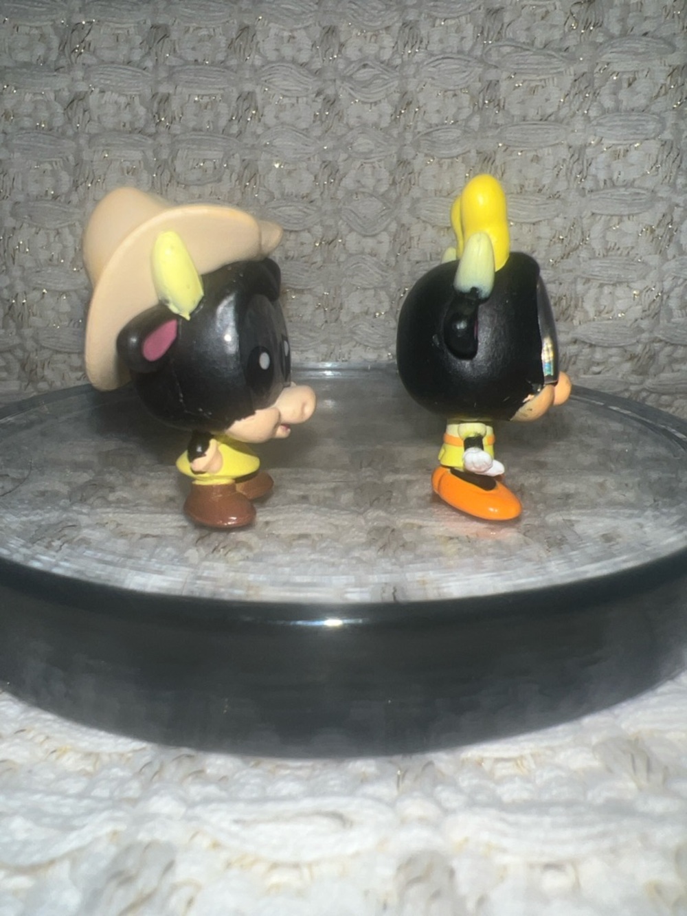 Disney Doorables Clarabell Pair - Picture 4 of 4